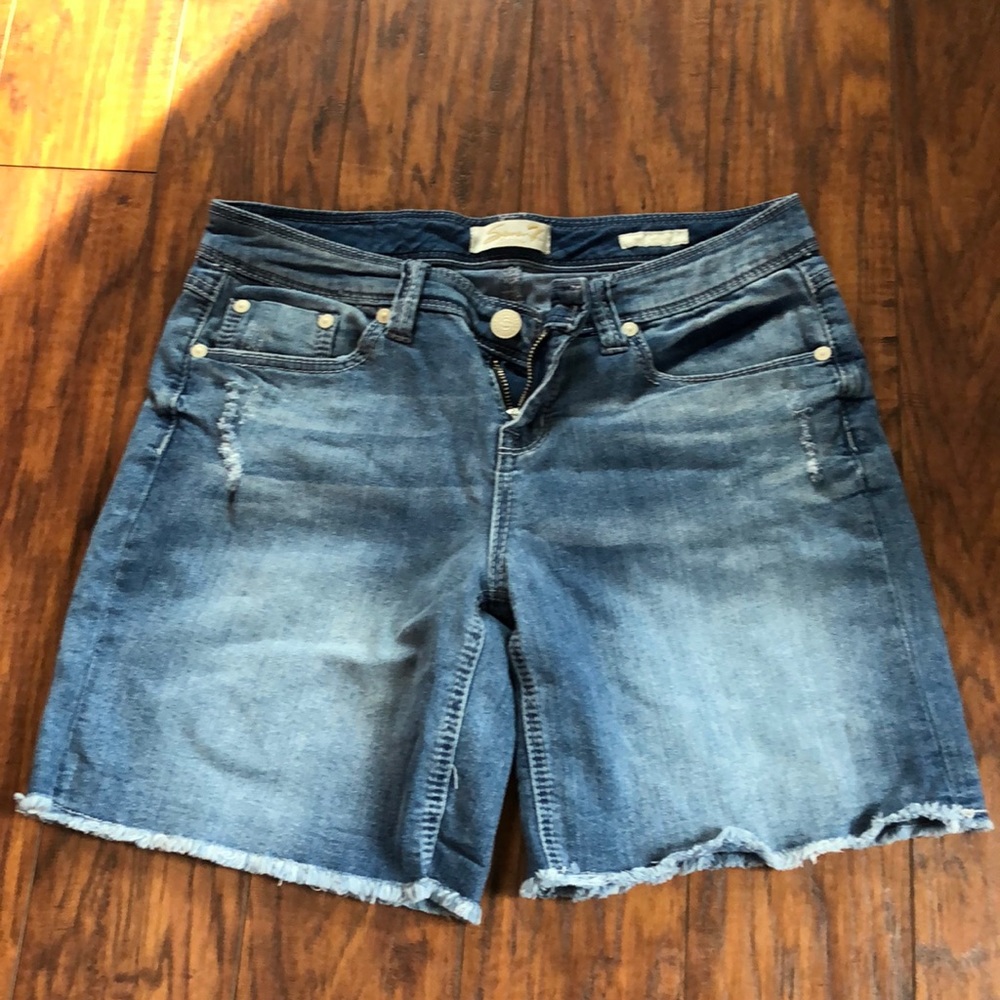Seven7 Jean shorts size 8
